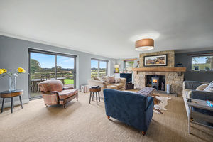 Sitting Room- click for photo gallery